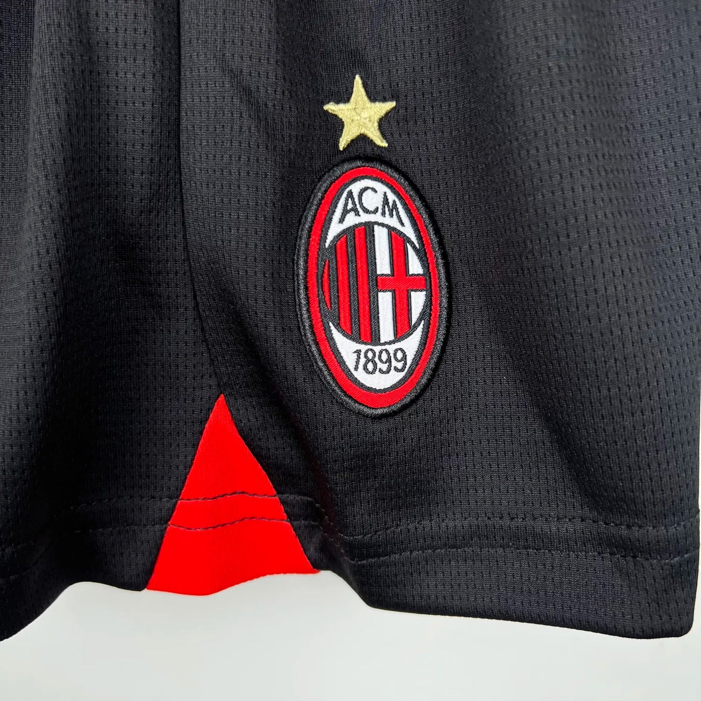 ENFANTS - 2023-24 - MILAN ACCUEIL | MAILLOT + COURT